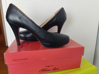 Zapatos salón negros María Jaén