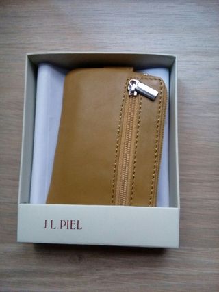 Monedero de piel