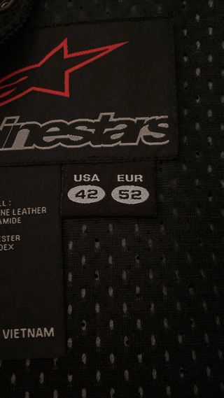 Chaqueta moto Alpinestars con muy poco uso. 