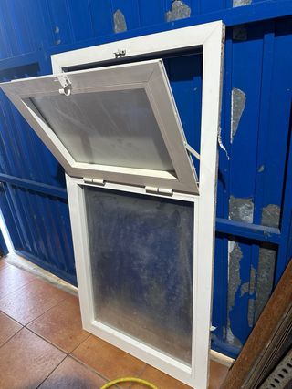 Ventana abatible blanca PVC