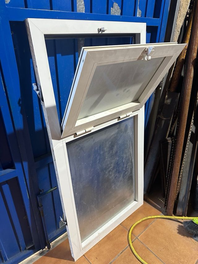 Ventana abatible blanca PVC