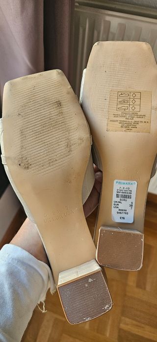 Sandalias Primark beige-doradas, talla 38