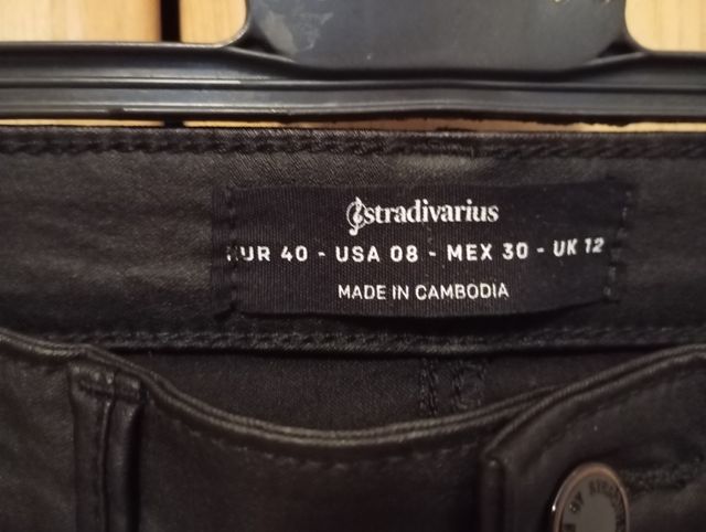 Pitillo negros Stradivarius -talla 6