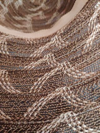 Cappello vintage a falda larga