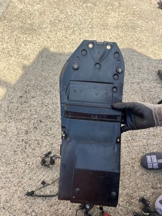 Soporte batería Kawasaki Z750