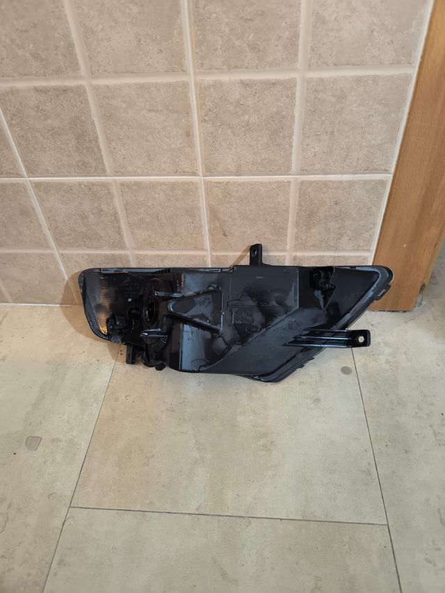 Luz antiniebla Seat Ibiza FR 6J5. Seat leon