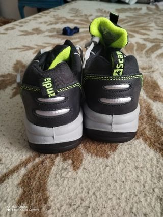 Zapatos seguridad Scandia - negros y verdes