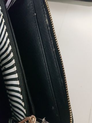 Cartera Guess negra + manicura