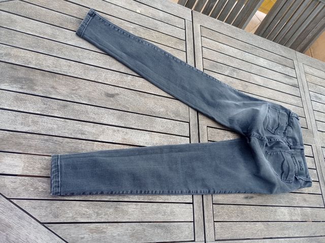 Vaqueros pitillo negros