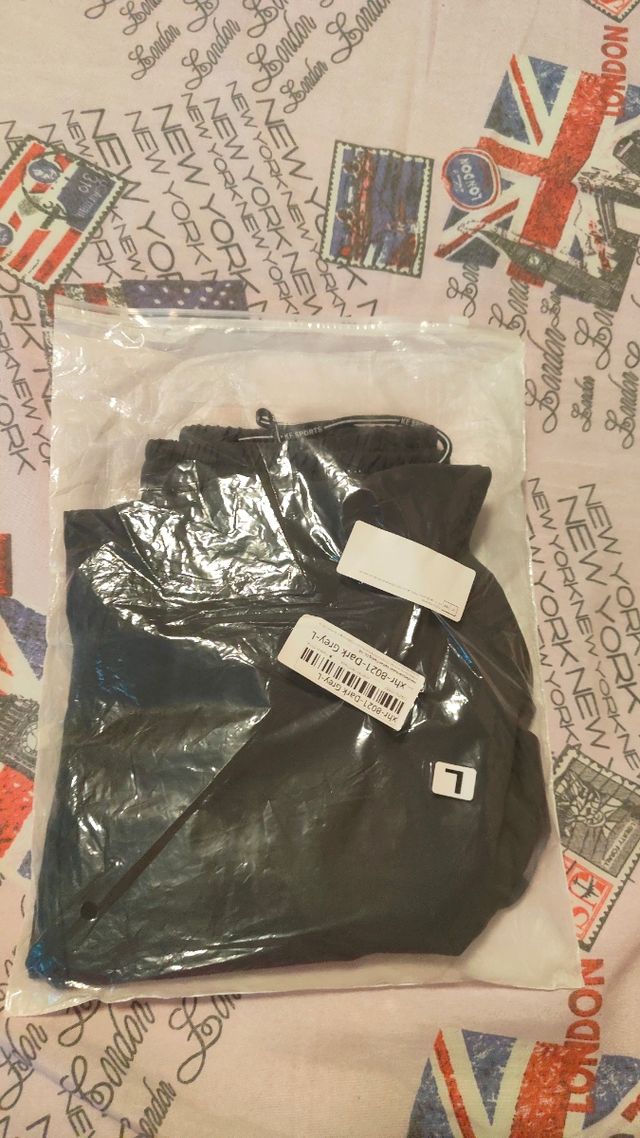 Pantaloni tuta verde oliva