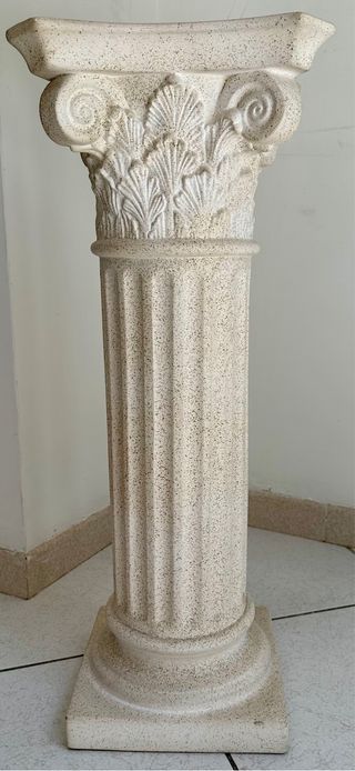 Colonna greca in ceramica