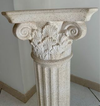 Colonna greca in ceramica