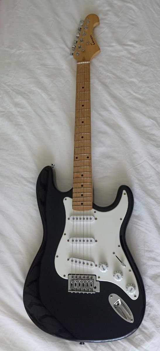 Guitarra eléctrica Tenson con funda