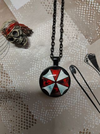 COLLAR OFICIAL RESIDENT EVIL UMBRELLA