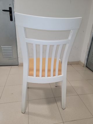 Silla madera blanca - Asiento beige anaranjado