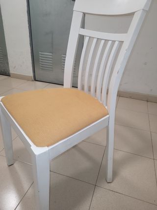 Silla madera blanca - Asiento beige anaranjado