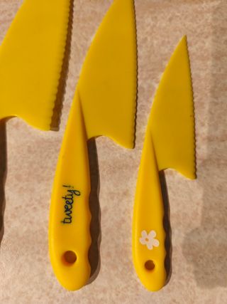 3 Coltelli in plastica- Gialli