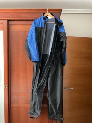 Ropa agua moto