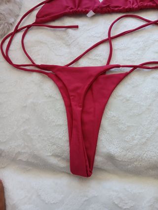 Bikini nuevo rojo talla L.Nuevo sin etiqueta