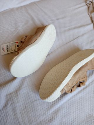 Zapatillas Zara niño talla 34 beige