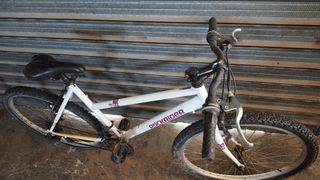 Bicicleta Rockrien buen estado der blanca