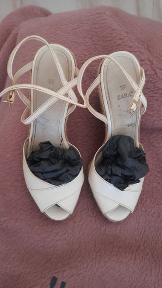 Zapatos cuña Zara blancos - 42