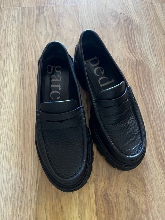 Mocasines Pedro García negros, talla 37