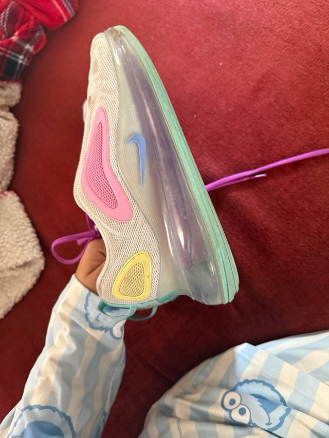 Nike Air Max 720 - Zapatillas Rosa y Blanco