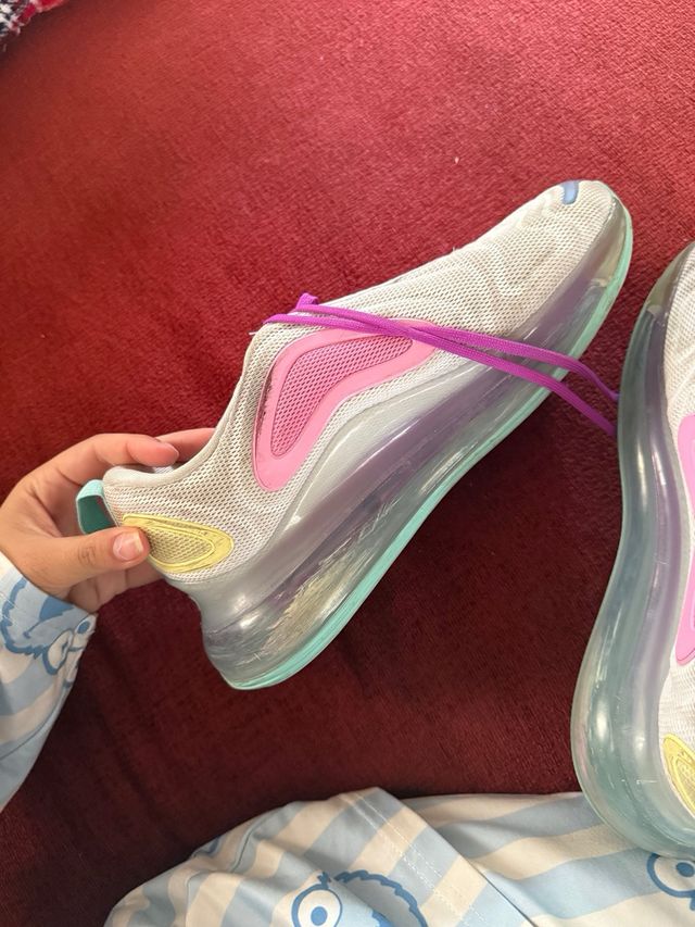 Nike Air Max 720 - Zapatillas Rosa y Blanco