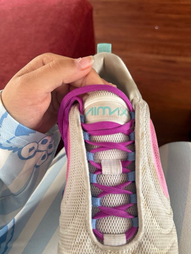 Nike Air Max 720 - Zapatillas Rosa y Blanco