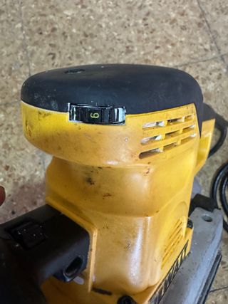 Lijadora Dewalt D26420 - usada