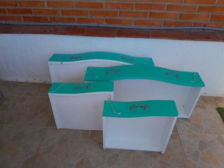 Cómoda vintage turquesa restaurada