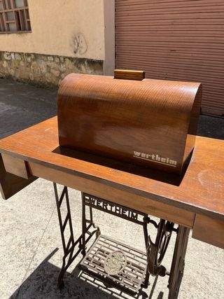 Máquina coser Wertheim antigua con mueble
