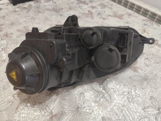 Faro Xenón VW Golf V