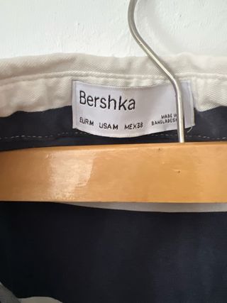 Camisa Bershka rayas blancas y negras