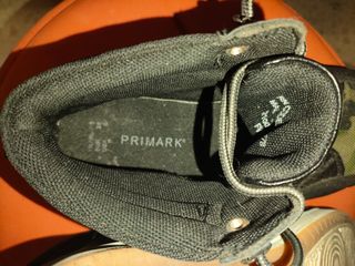 Botines de camuflaje, de Primark