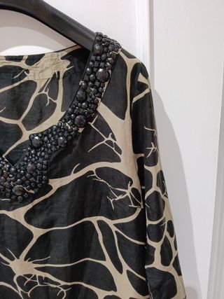 Camisola negra beige estampada