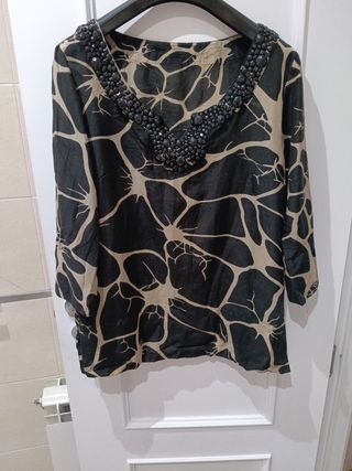 Camisola negra beige estampada