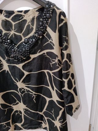 Camisola negra beige estampada