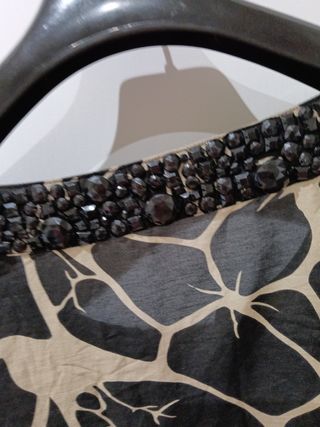 Camisola negra beige estampada