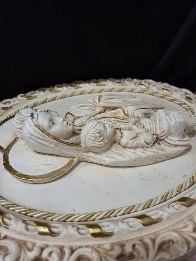 Sacra Famiglia bassorilievo