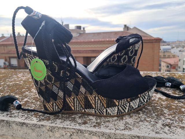Sandalias cuña Primosaera multicolor