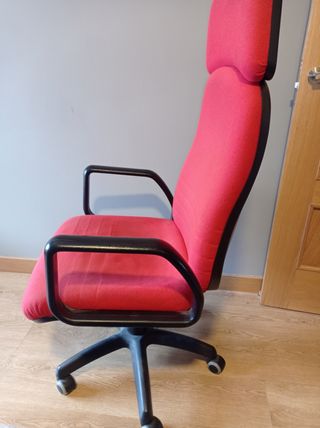 Silla oficina roja giratoria 