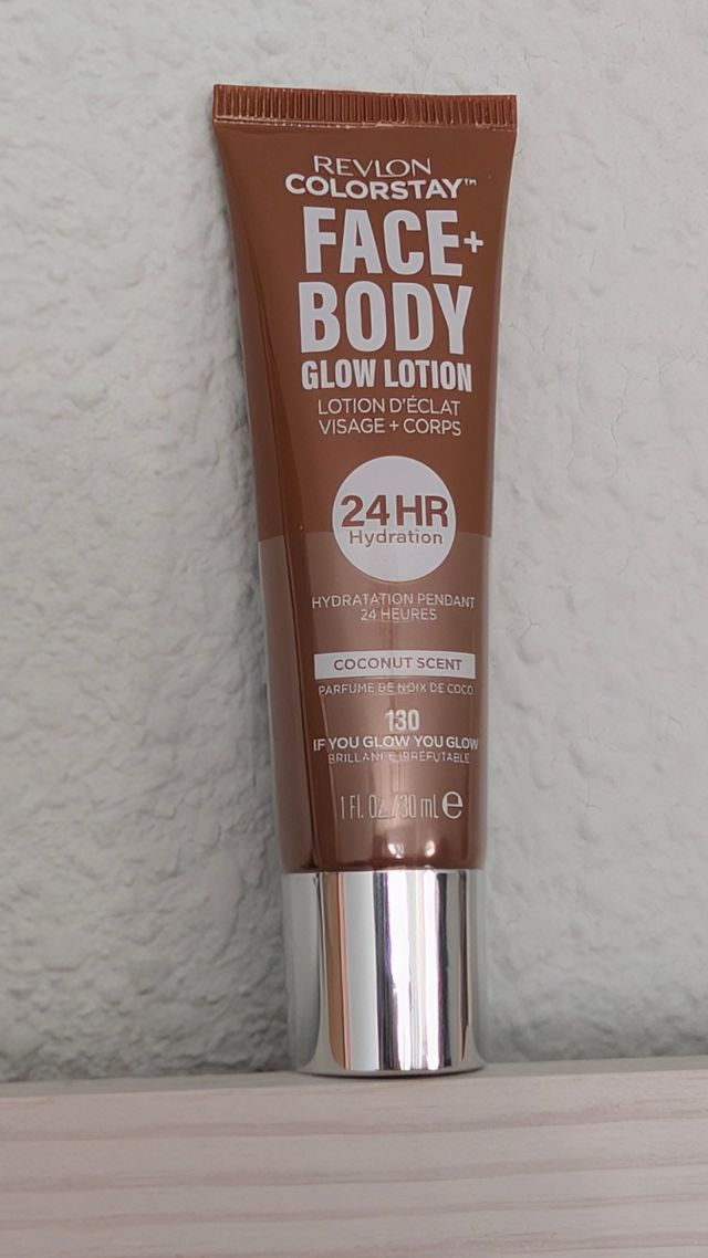 Loción iluminadora Revlon Face+Body Glow Lotion