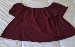 Blusa Stradivarius burdeos