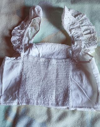 Top blanco crop encaje