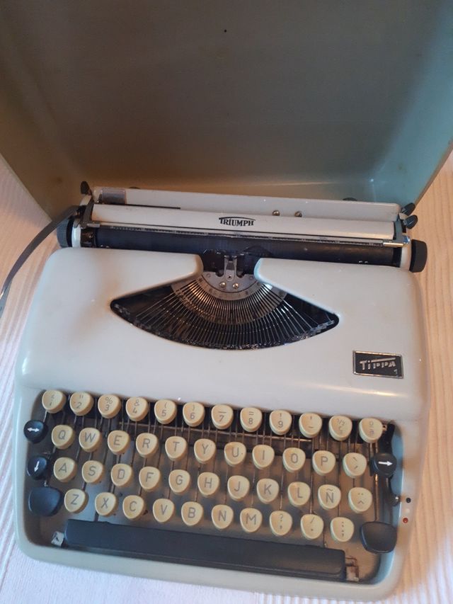Máquina escribir Triumph Tippa