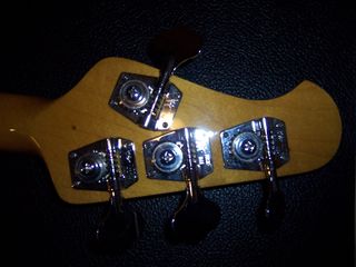 MUSIC MAN SABRE BASS 1978
