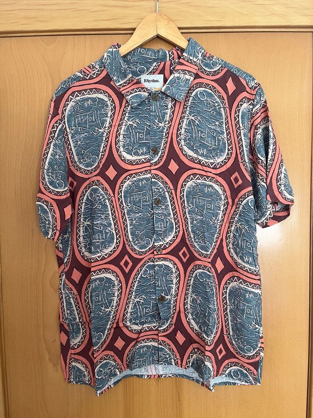 Camisa Rhythm estampada marrón-rosa