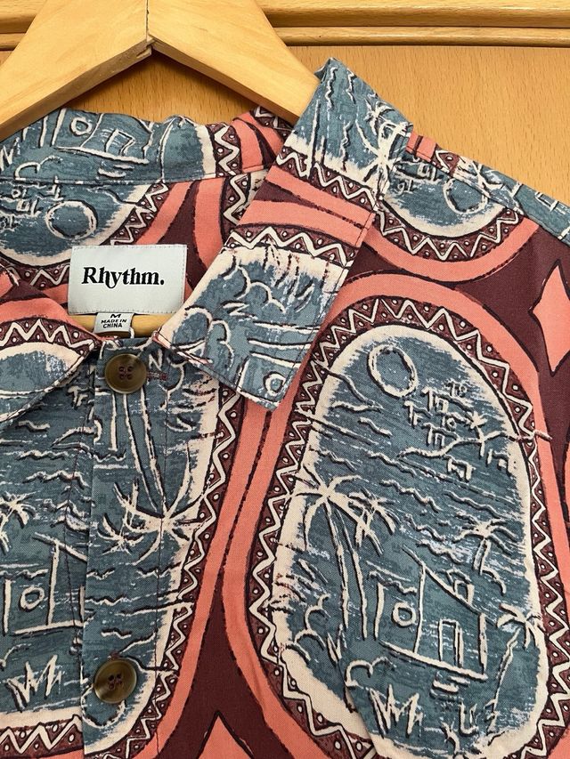 Camisa Rhythm estampada marrón-rosa